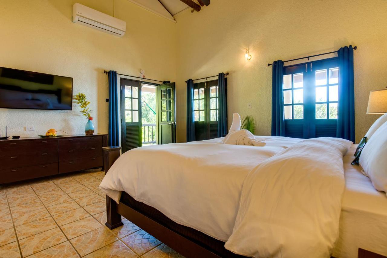 Mariposa Belize Beach Resort Placencia Екстер'єр фото