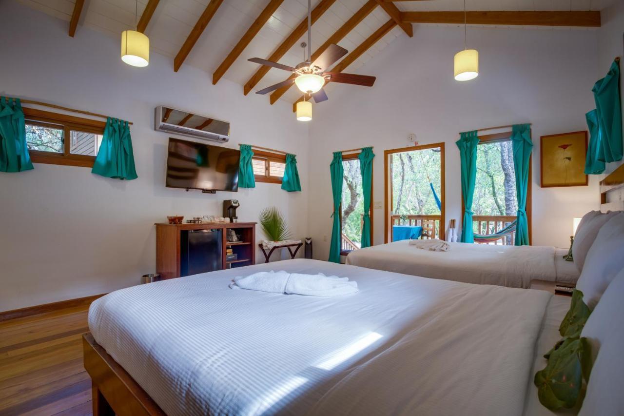 Mariposa Belize Beach Resort Placencia Екстер'єр фото